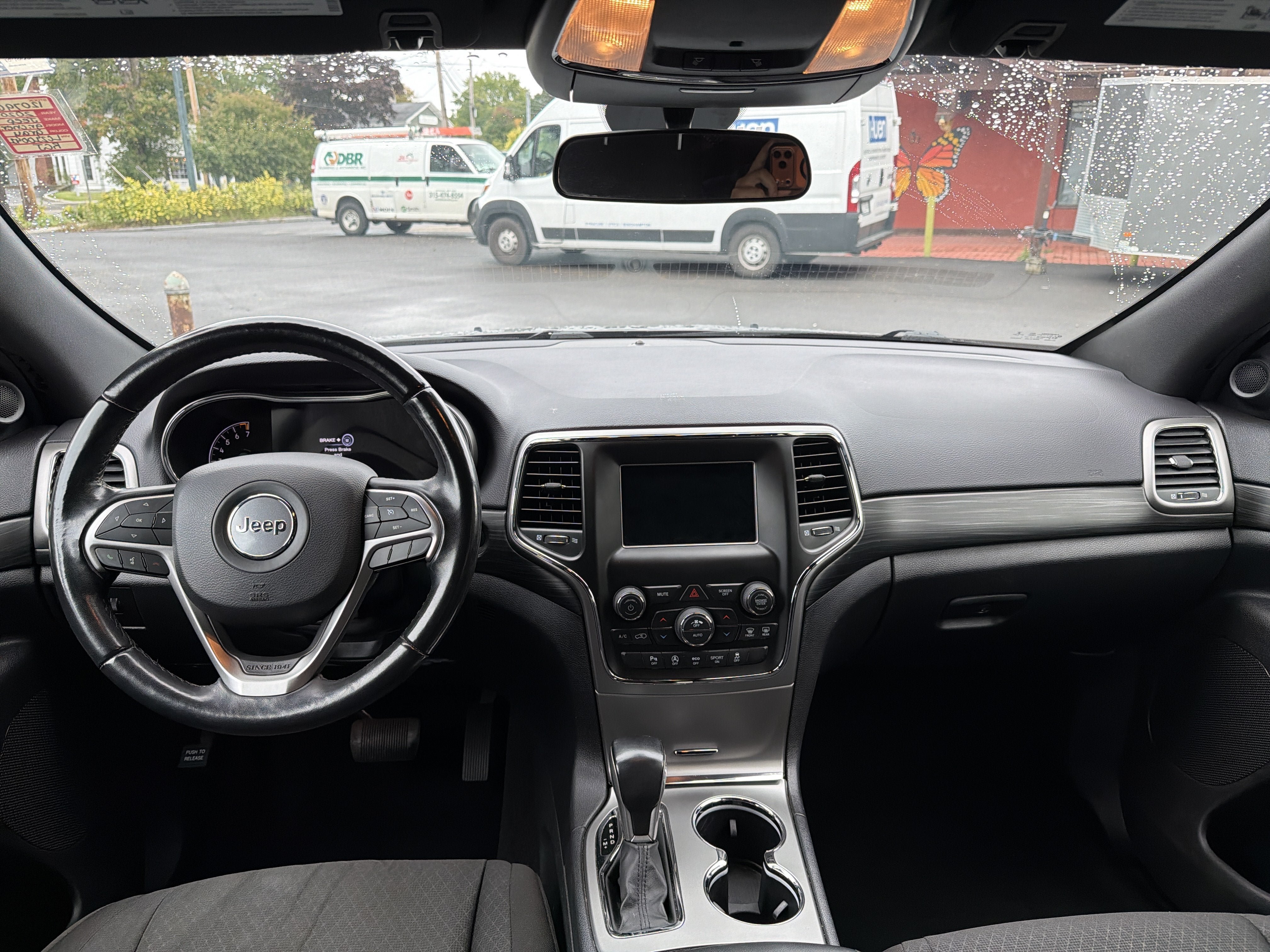 Used 2020 Jeep Grand Cherokee Laredo AWD/4WD image 12