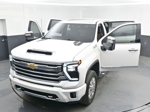 Used 2025 Chevrolet Silverado 2500 High Country w/ Technology Package AWD/4WD image 51