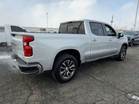 Used 2022 Chevrolet Silverado 1500 LT AWD/4WD image 8
