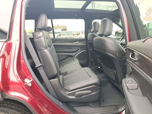 New 2025 Jeep Grand Cherokee L Limited w/ Luxury Tech Group II AWD/4WD image 15