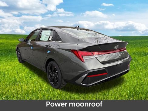 New 2026 Hyundai Elantra SEL Sport image 4