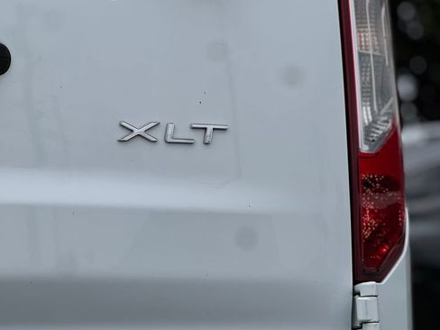 Used 2019 Ford Transit Connect XLT image 10