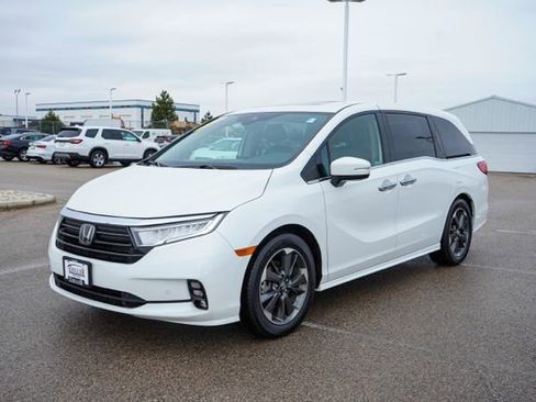Used 2022 Honda Odyssey Elite image 3