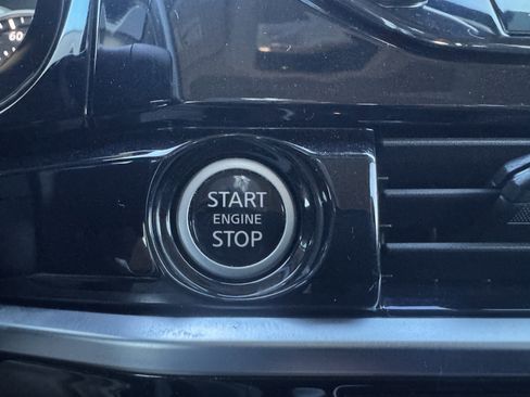 Used 2022 Nissan Pathfinder Platinum w/ Cargo Package image 29