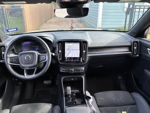 Used 2023 Volvo C40 P8 Recharge Plus w/ Climate Package AWD/4WD image 4