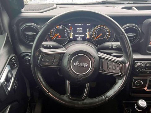 Certified 2022 Jeep Gladiator Sport AWD/4WD image 12