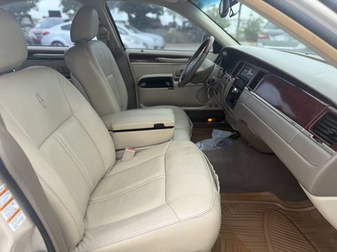 Used 2003 Lincoln Town Car Cartier RWD image 14