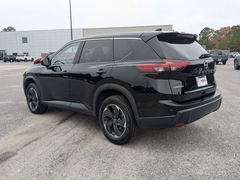 Certified 2024 Nissan Rogue SV image 6