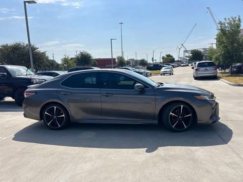 Used 2018 Toyota Camry XSE FWD image 2