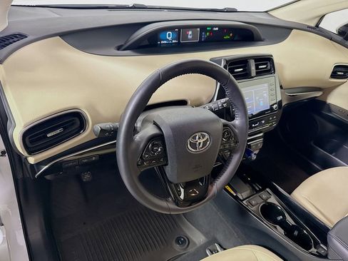 Used 2022 Toyota Prius XLE FWD image 9