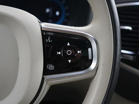 Used 2023 Volvo XC90 B6 Plus image 27