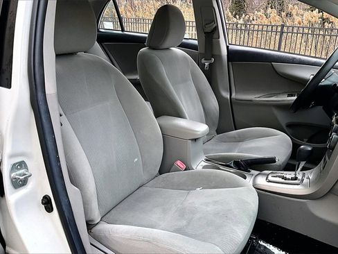 Used 2013 Toyota Corolla LE w/ Premium Pkg image 28