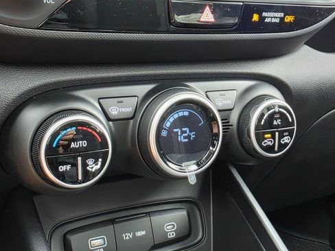 New 2025 Hyundai Venue SEL image 28