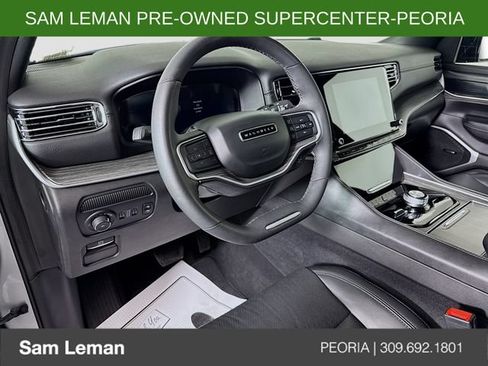 Used 2023 Jeep Wagoneer Series II AWD/4WD image 9