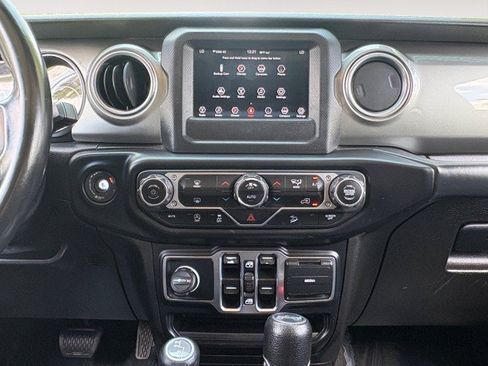 Used 2019 Jeep Wrangler Unlimited Sahara AWD/4WD image 12