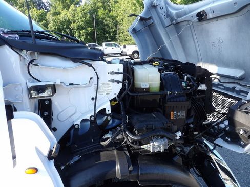 Used 2023 Ford F750 2WD Crew Cab Super Duty image 57