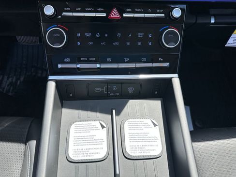 New 2026 Hyundai Santa Fe Limited AWD/4WD image 17