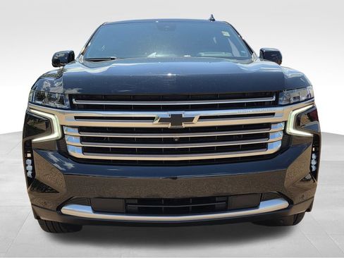 Used 2023 Chevrolet Suburban High Country w/ Max Trailering Package AWD/4WD image 3
