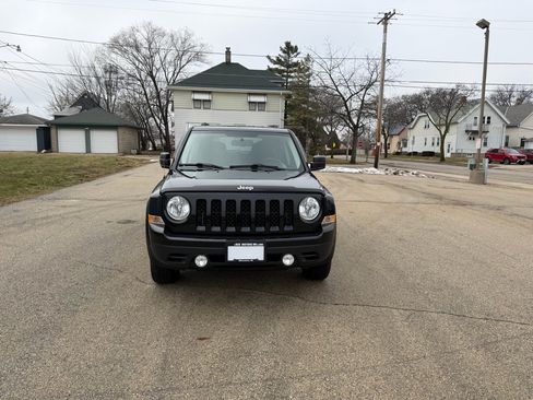 Used 2015 Jeep Patriot Latitude image 2