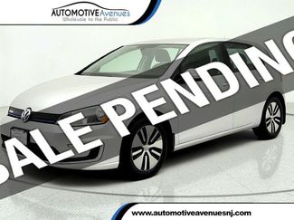 Used 2016 Volkswagen e-Golf SE FWD video 1