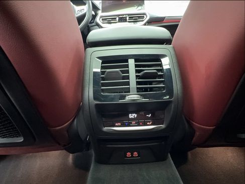 Used 2023 BMW X4 xDrive30i w/ M Sport Package AWD/4WD image 40