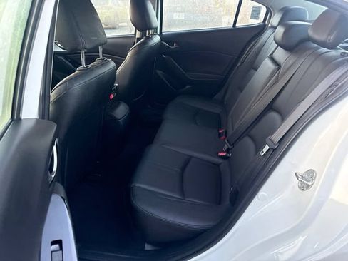 Used 2018 MAZDA MAZDA3 Touring FWD image 5