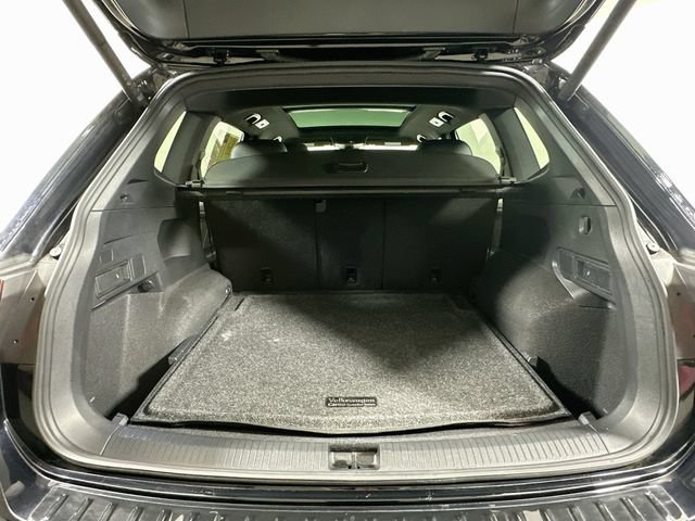 Certified 2024 Volkswagen Tiguan SE R-Line AWD/4WD image 26