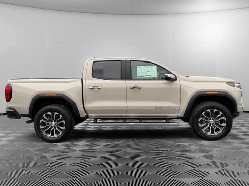New 2026 GMC Canyon Denali image 8