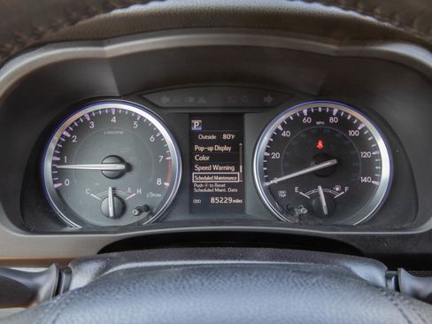 Used 2019 Toyota Highlander XLE AWD/4WD image 25