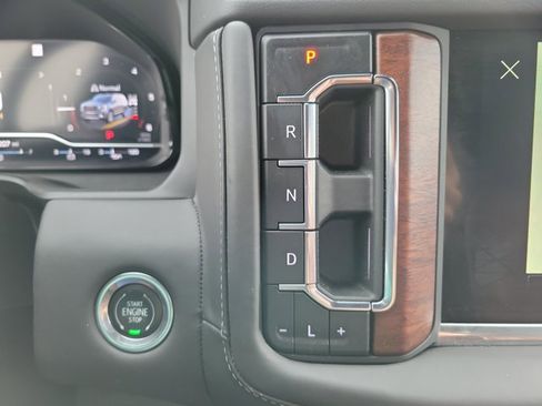 Used 2023 GMC Yukon Denali Ultimate AWD/4WD image 21