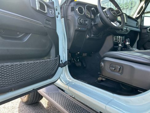 Used 2024 Jeep Wrangler Sahara image 20