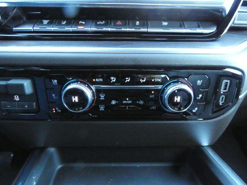 New 2026 GMC Sierra 3500 SLT w/ SLT Premium Package image 23