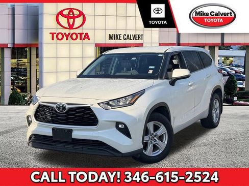 Used 2020 Toyota Highlander LE image 1