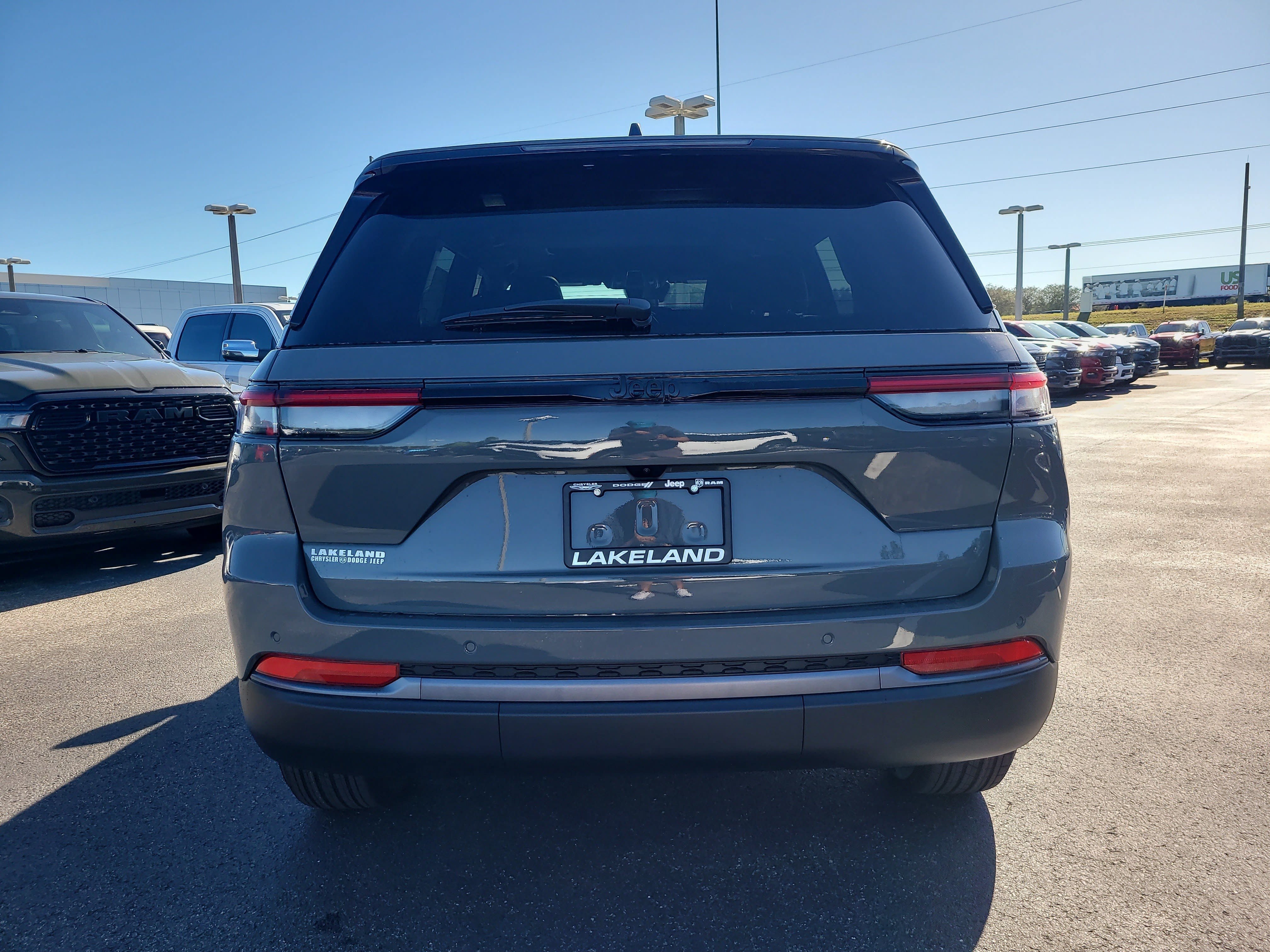 New 2027 Jeep Grand Cherokee Altitude RWD image 7