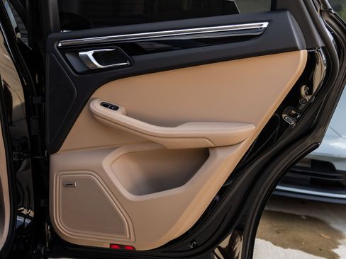 New 2026 Porsche Macan AWD/4WD image 35