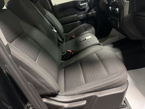 Used 2023 Chevrolet Silverado 1500 Custom image 32