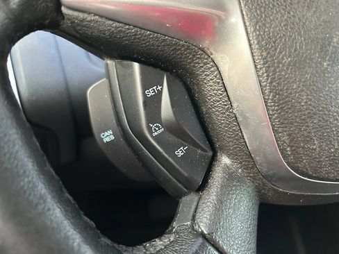Used 2012 Ford Focus Titanium FWD image 22