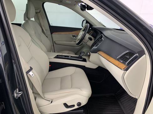 Used 2021 Volvo XC90 T5 Momentum w/ Protection Package FWD image 43
