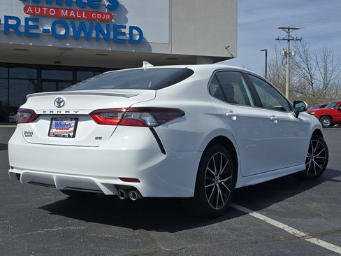 Used 2024 Toyota Camry SE image 13