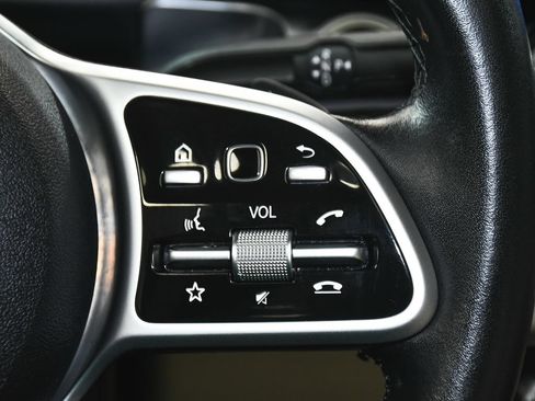 Used 2020 Mercedes-Benz GLB 250 4MATIC image 36