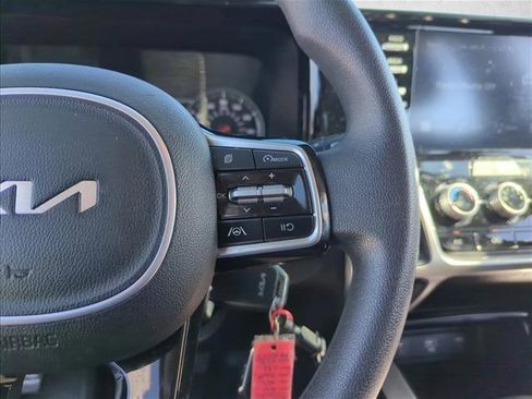 Used 2023 Kia Sorento LX image 15