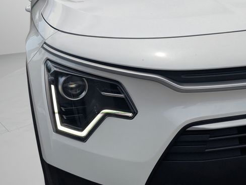 New 2026 Kia Niro LX FWD image 24