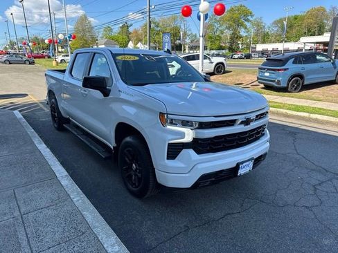 Used 2023 Chevrolet Silverado 1500 RST AWD/4WD image 2