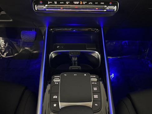 Certified 2023 Mercedes-Benz GLB 250 image 17