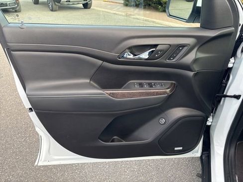 Used 2023 GMC Acadia Denali w/ Denali Technology Package image 14