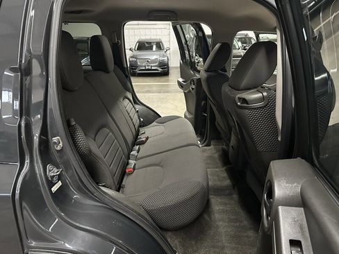 Used 2012 Nissan Xterra PRO-4X image 16