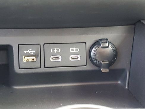 Used 2023 Toyota Highlander XLE image 29