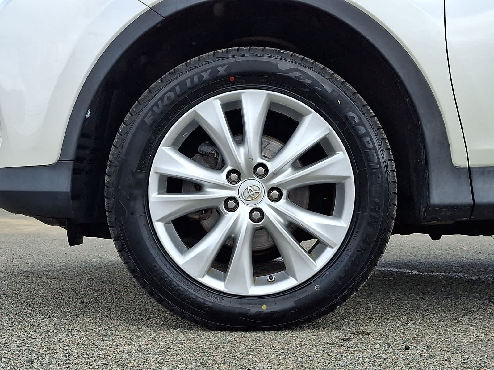 Used 2014 Toyota RAV4 Limited AWD/4WD image 9