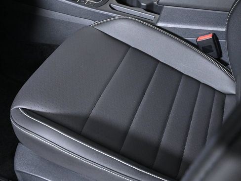 Used 2024 Volkswagen Jetta SE image 23