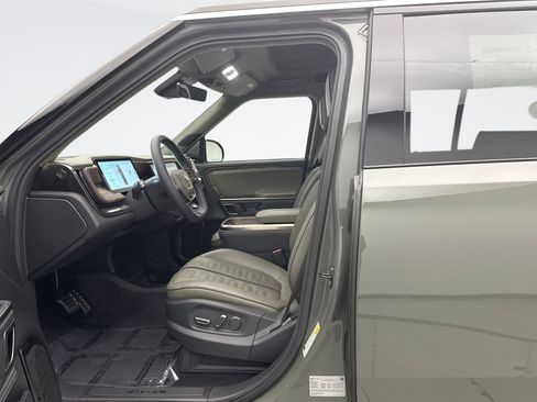 Used 2022 Rivian R1S Launch Edition image 11